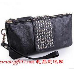 長(zhǎng)款柳釘女性錢(qián)包手包