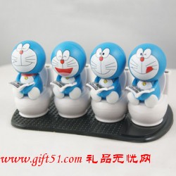 多啦A夢馬桶看書