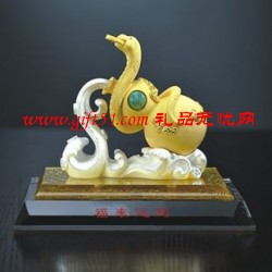 廣州絨沙金禮品福來運(yùn)到擺件定制,工藝禮品絨沙金蛇年擺件定做