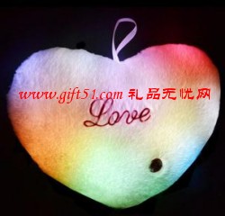 七彩發光愛心抱枕定制